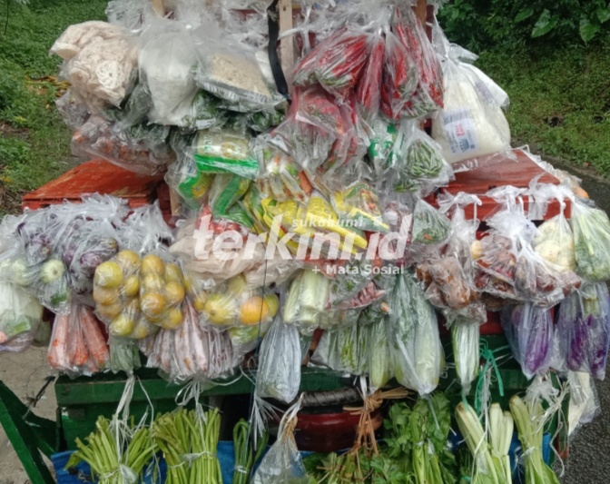 Mang Dolet: Demi Keluarga, Hujan dan Panas di Lalui Lelah Lillah Berkah