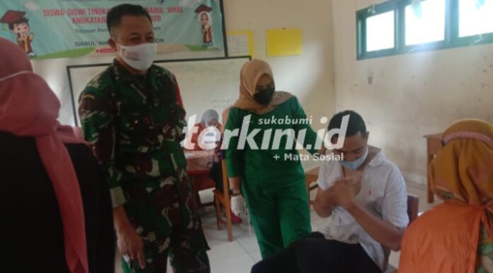 Koramil 0622 - 13/Jampangkulon Melaksanakan Pendampingan Vaksinasi Kepada Guru Swasta Di Wilayah Kecamatan Jampangkulon Vaksinasi Covid-19