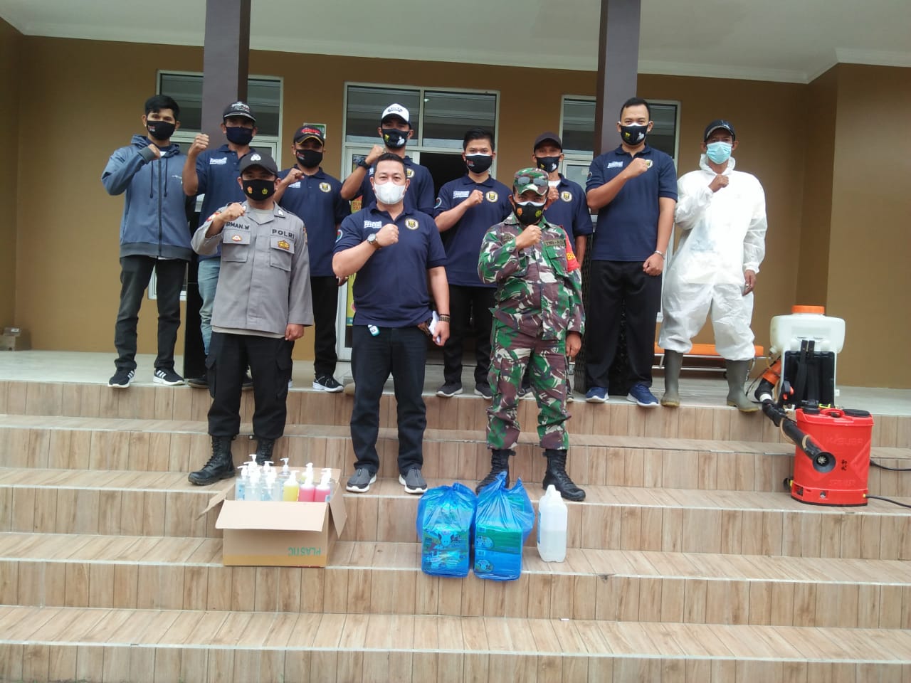 Sertu Sodikin Babinsa Koramil 0622-06/Parakansalak Peduli Kesehatan Warga Masyarakat