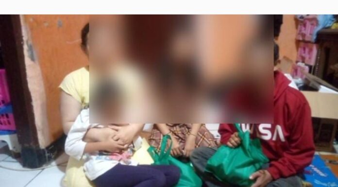 Siswi SD Pingsan Saat Upacara Sekolah Karena Tidak Bisa Beli Beras, Kapolsek Cibadak Kirim Paket Sembako kapolsek cibadak