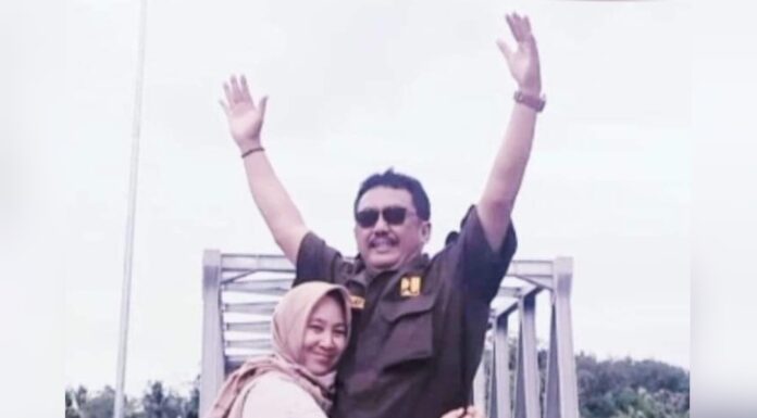 Asep Japar Unggah Foto Mesra Bersama Istri, Netizen Sebut Keluarga Samawa Hingga Dukungan 2024