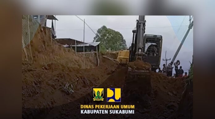 Bencana Alam di Cileutik, Dinas PU Turunkan Dua Alat Berat Bantu Evakuasi Dinas PU Kabupaten Sukabumi