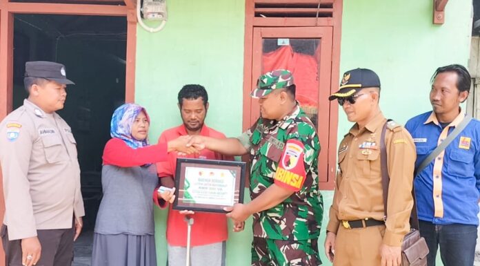Warga Tak Mampu Bayar Pasang Listrik