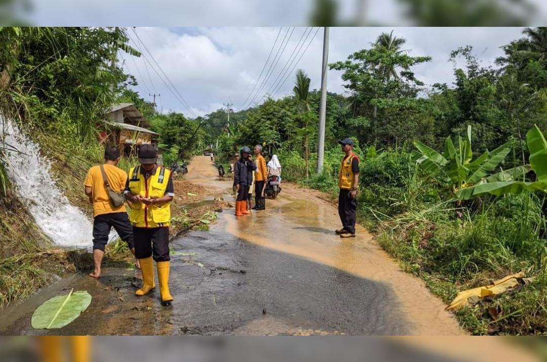 Dinas PU Kabupaten Sukabumi Langsung Gercep Tangani Irigasi yang Jebol