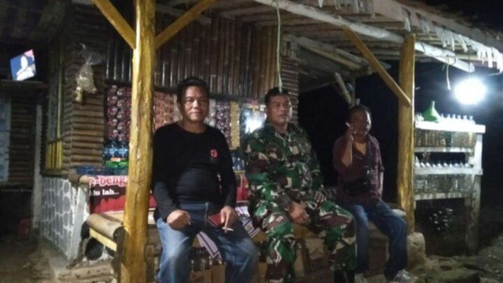 Serka Mulyadi Babinsa Koramil Cikidang Sampaikan Ini Saat Ronda Malam Serka Mulyadi